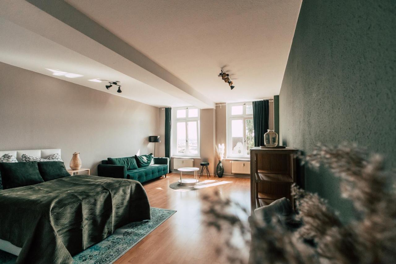 Großes Apartment Big Botanical mit 2 Schlafzimmern – Kurt-Schumacher-Str. 21